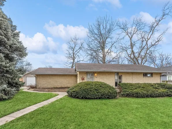 107 W 3rd Ave, Indianola, IA 50125
