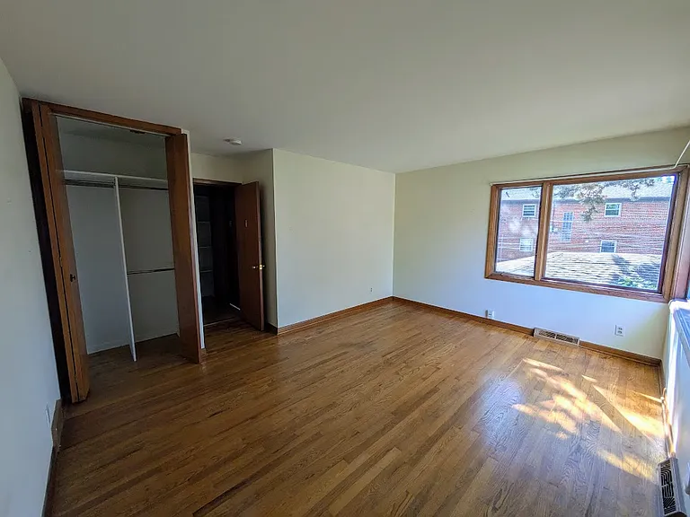6234 N Canterbury Rd #UPSTAIRS — Photo 28
