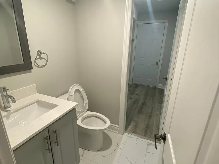 409 Comiskey Cres #BASEMENT — Photo 25