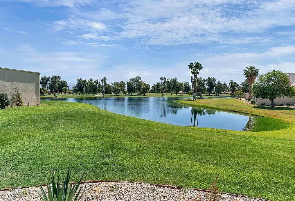 3 bed, 2100 sqft, $3,890 — Photo 4