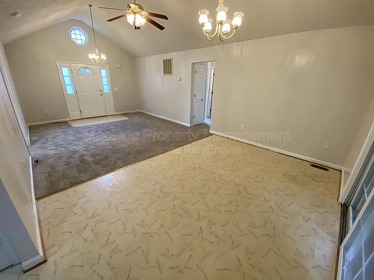 211 Cedar Ridge Dr — Photo 7