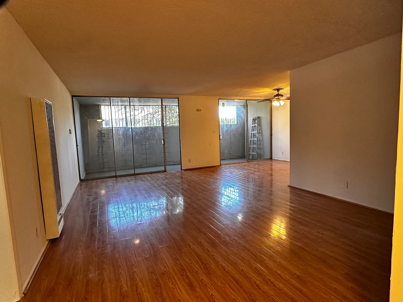 1401 N Kingsley Dr — Photo 3