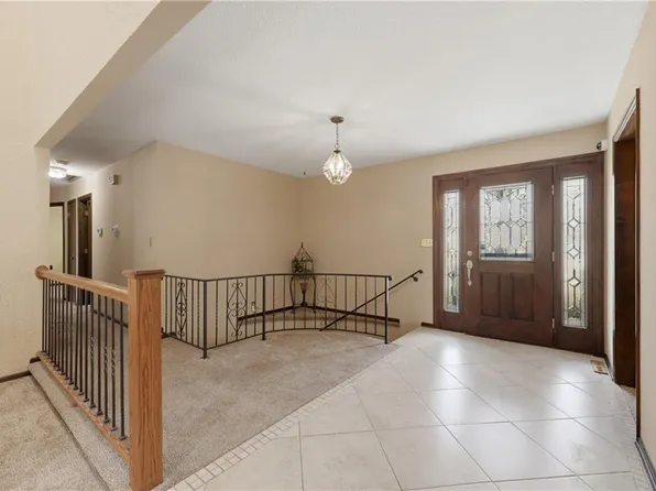 1208 SW 23rd St, Blue Springs, MO 64015