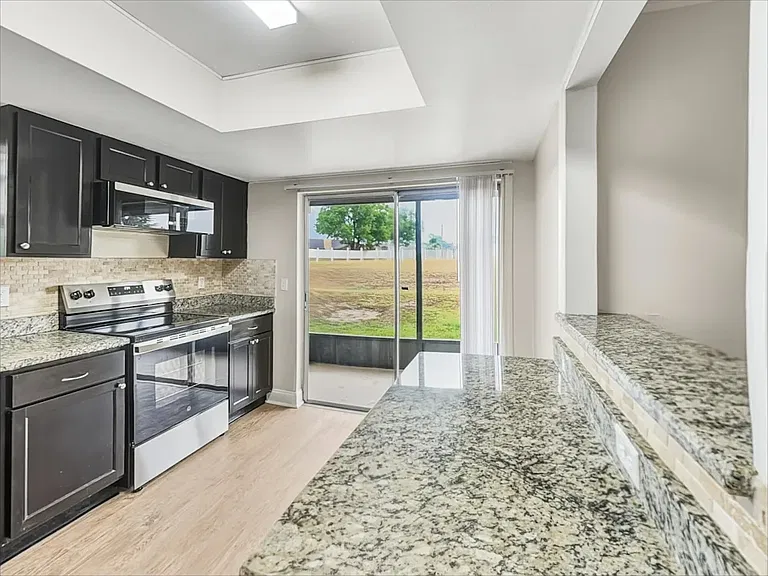 1171 La Mesa Ave — Photo 15