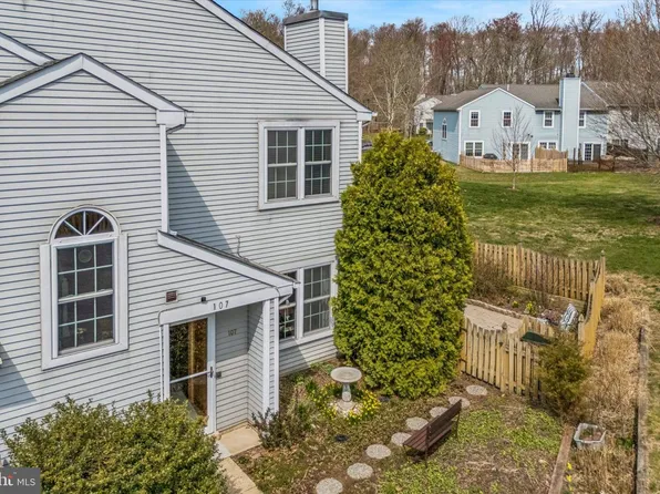 107 Carousel Cir, New Britain, PA 18901