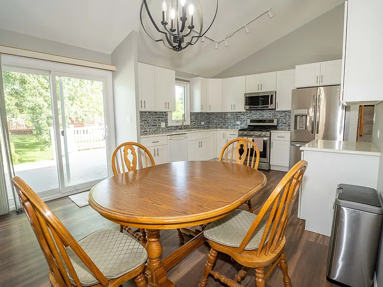 16409 Winding Creek Rd — Photo 6