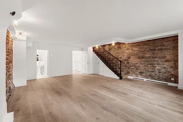 Rented by Compass | media 28