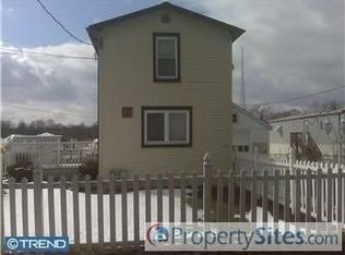 704 Browns Ln, Croydon, PA 19021