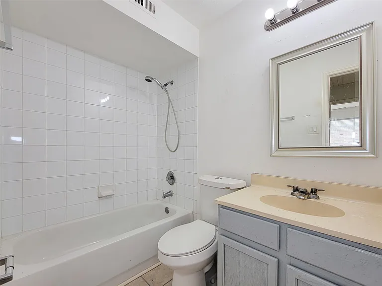 16006 Hiram Clarke Rd — Photo 20
