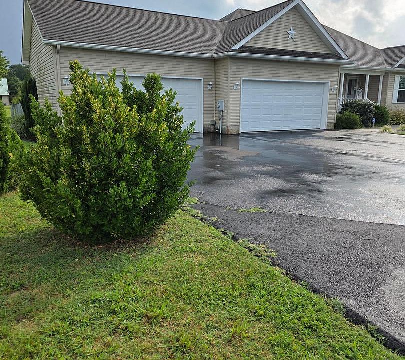 2nd image of 11684 Kensington Way