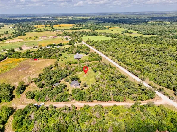 1872 Morgan Ln, Franklin, TX 77856