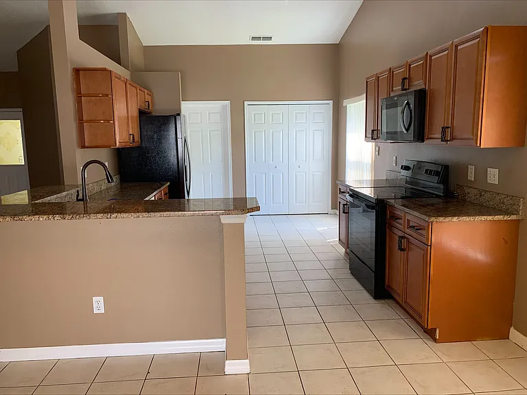 7817 Laurel Oak Ln — Photo 6