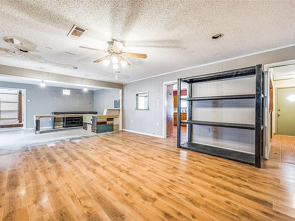 5th image of 304 E 1st St