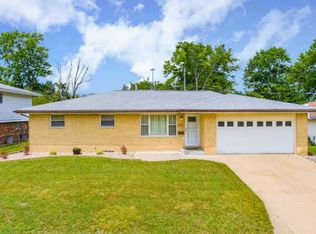 2311 W Bainter Ln, Peoria, IL 61615