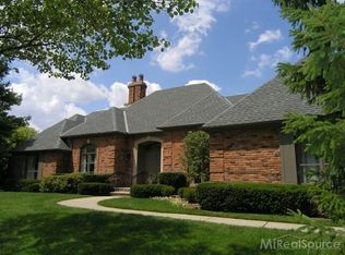 20 Windemere Pl, Grosse Pointe, MI 48236