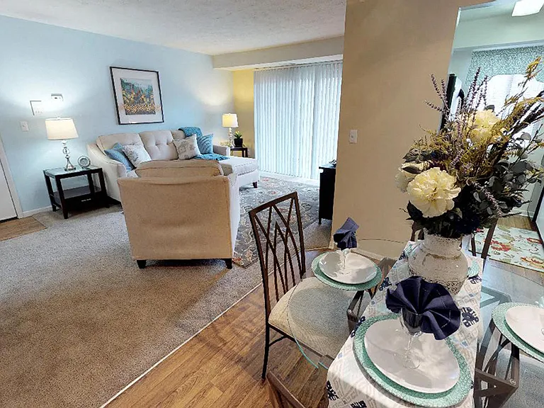 Hunter's Creek Apartments — Photo 29