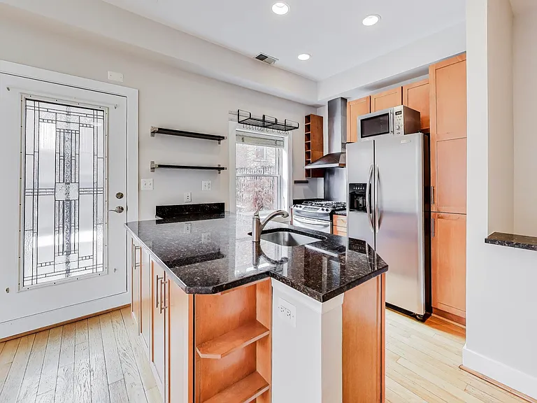 500 M St NW #3 — Photo 9