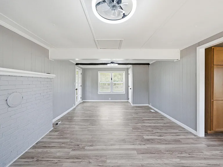 320 E Earp St — Photo 16