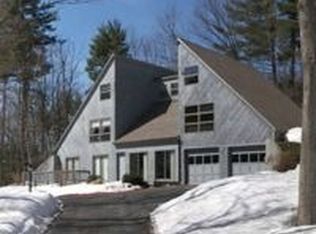 30 Old Stagecoach Rd, Bennington, NH 03442