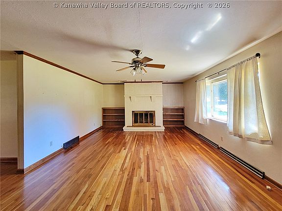 2nd image of 518 Maxwell Hill Rd