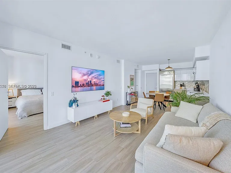 1300 Brickell Bay Dr #2104 — Photo 6