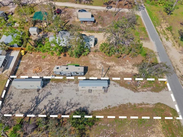 606 SE Second Ave, Steinhatchee, FL 32359