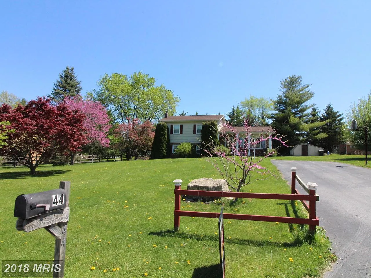 44 Donut Dr photo 1