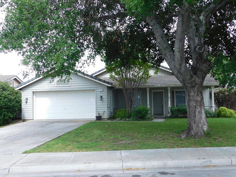 1st image of 961 Versailles Dr