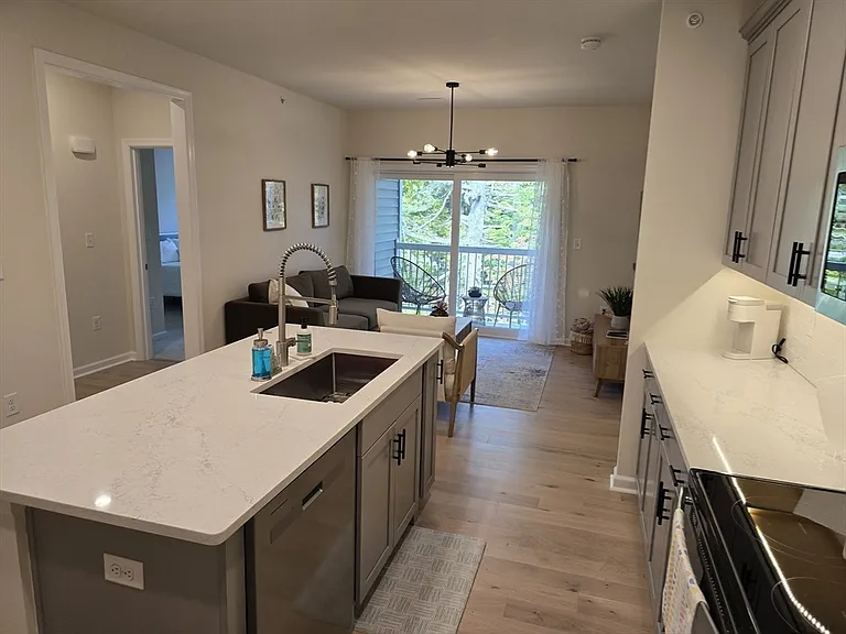 2 Winslow Ln #410 — Photo 9