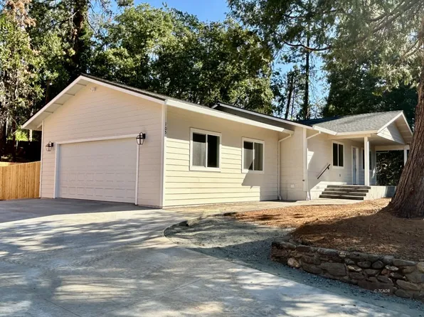 105 Hawthorne St, Weaverville, CA 96093