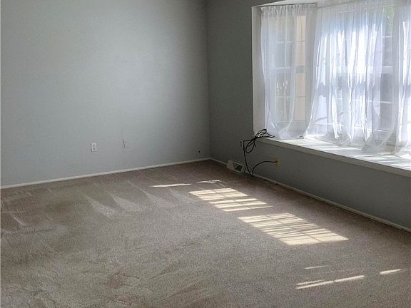 5th image of 2932 Pease Dr APT 111