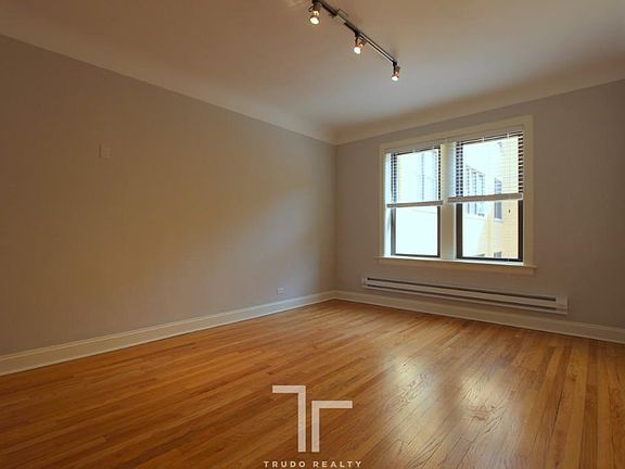 2nd image of 2317 N Rockwell St