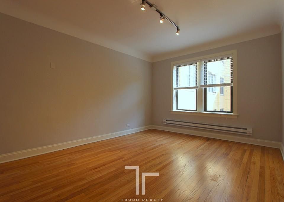 1st image of 2317 N Rockwell St #2W