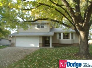 9812 P Cir, Omaha, NE 68127