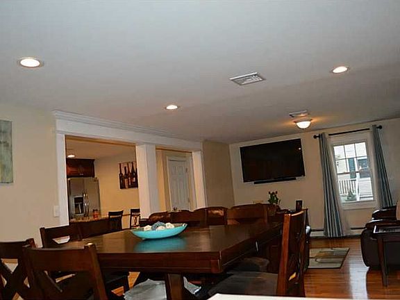 4th image of 15 Mulberry Cir