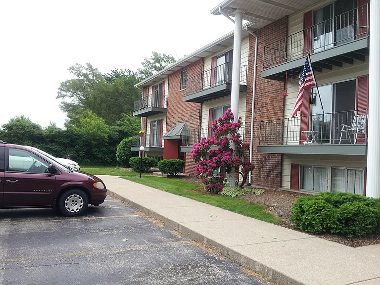 Village Terre Apartments — Photo 1