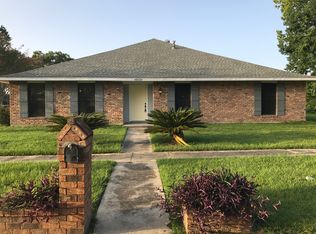 10121 Chanadia Dr, Baton Rouge, LA 70810