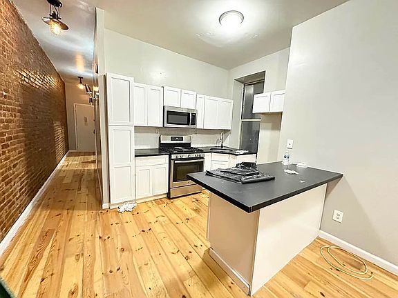 2nd image of 723 Saint Nicholas Ave APT 6