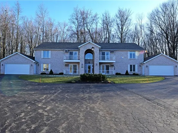 897 Auburn Hills Dr Unit 4, Boardman, OH 44512