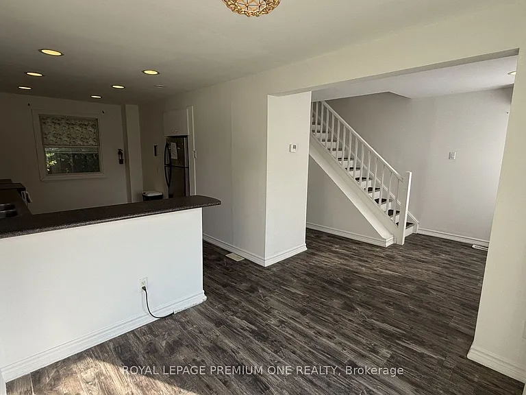 512 Mosley St #WHOLE HOUSE — Photo 14