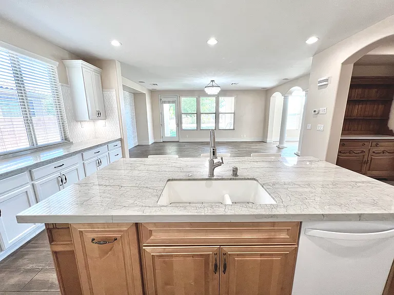 7140 Charter Crest St — Photo 31