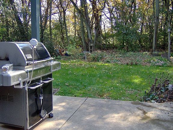 Sliders to patio and pool 