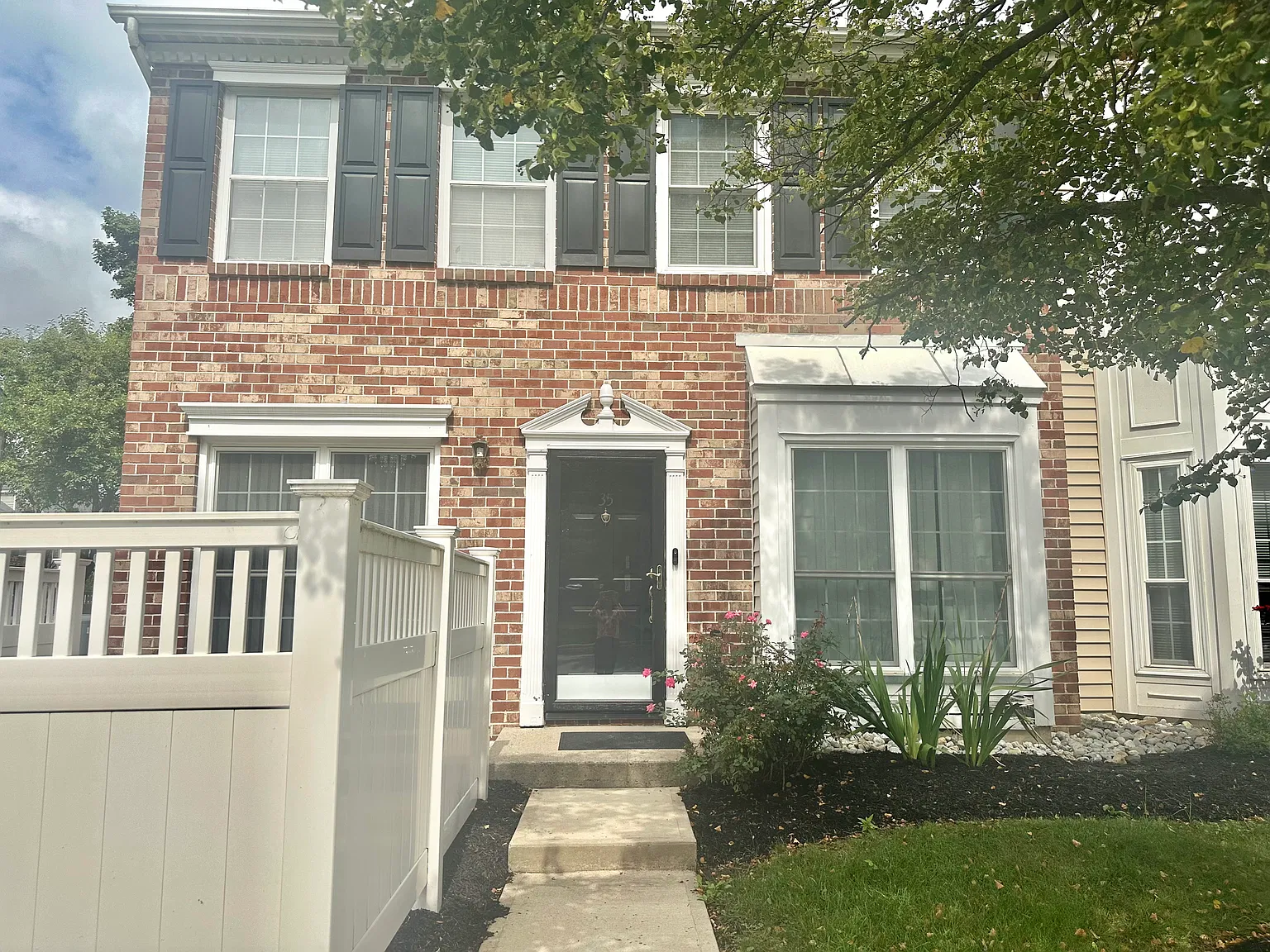 2 bed, 1186 sqft, $2,700 — Photo 4
