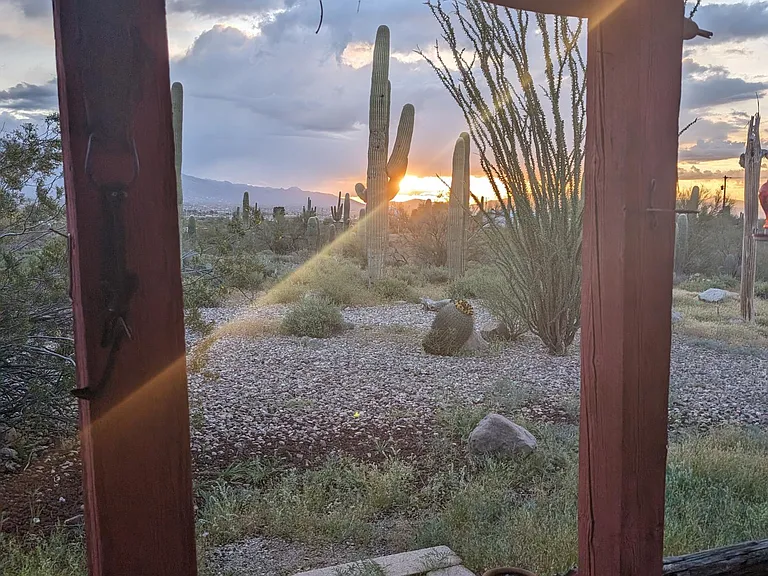 4140 W Camino Pintoresco — Photo 4