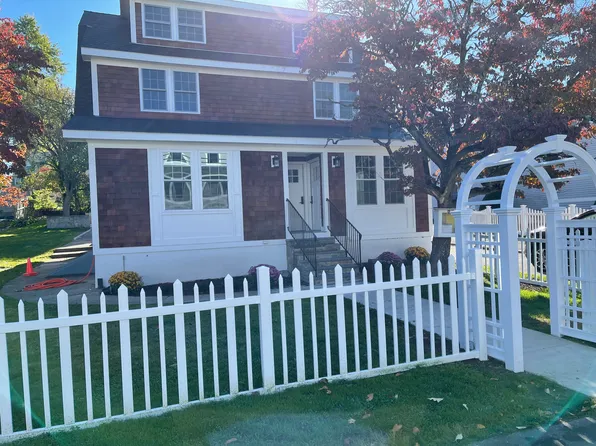 25 Harold St Floor 1, Cos Cob, CT 06807