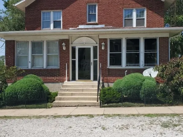 105 E Court St, Fairmount, IL 61841