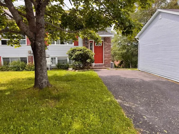 45 Florence Place Ct, Halifax, NS B4C 3Z4