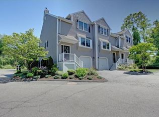 11 Ocean Reef Dr, Fairfield, CT 06824