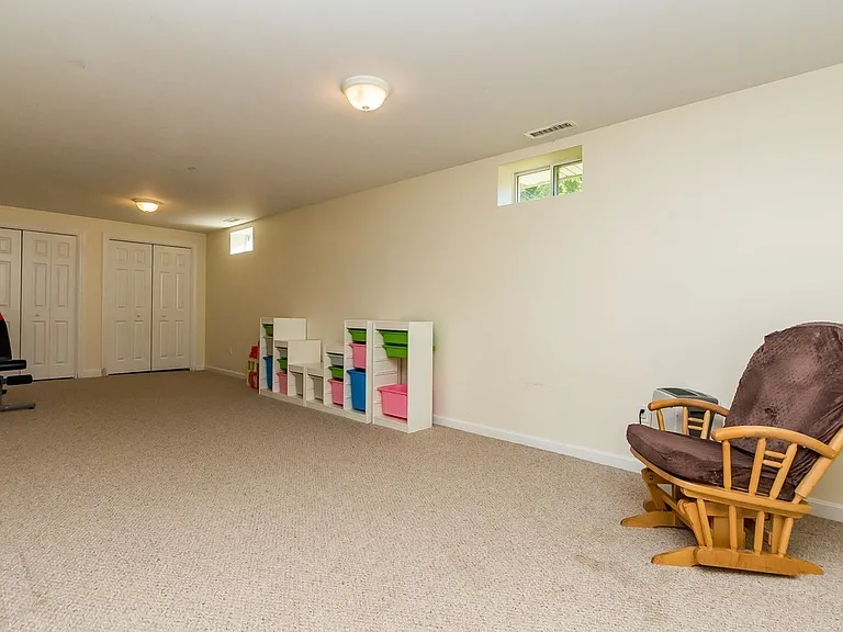 409 Lincoln St — Photo 19