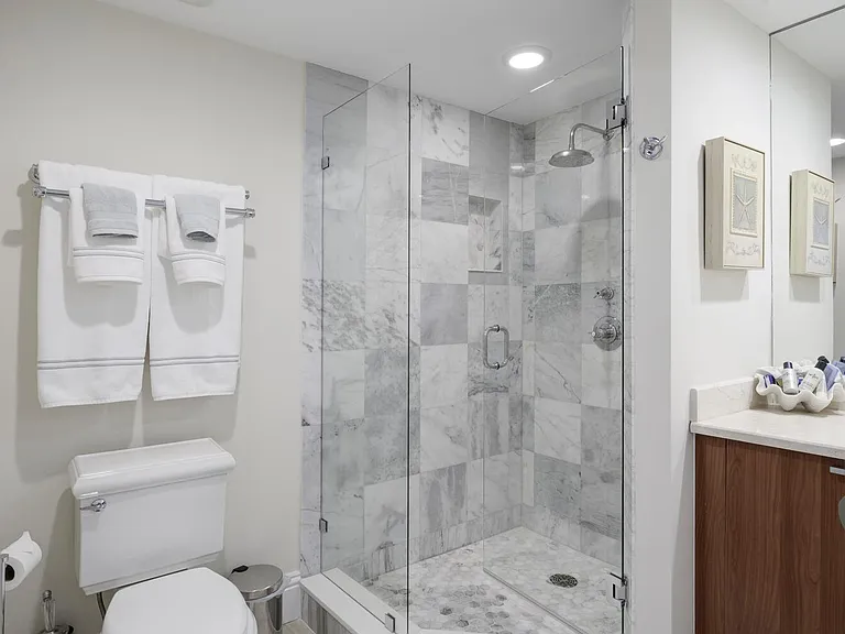 2650 Lake Shore Dr #1602 — Photo 17